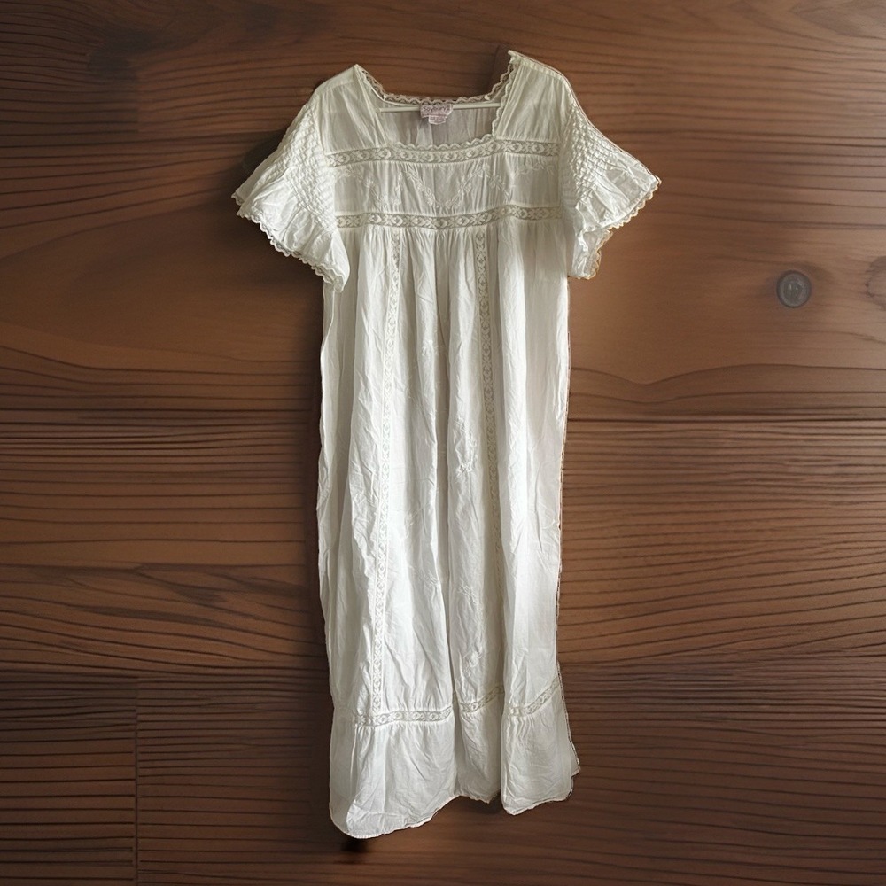 Vintage Saybury Nightgown Women Sz L Embroidered Pintuck Flutter Sleeve Cottage
